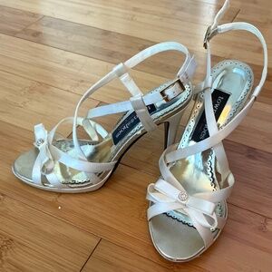Town Shoes Size 6 Cream Satin Wedding/Prom Dress Shoes
